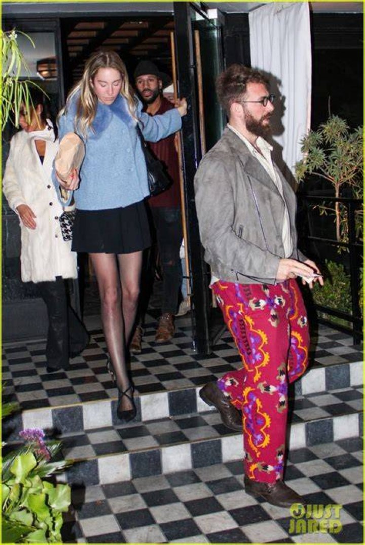 Este Haim husband: Is Este Haim married?