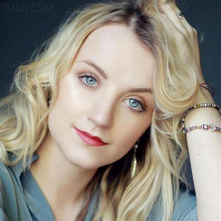 Evanna Lynch Biography