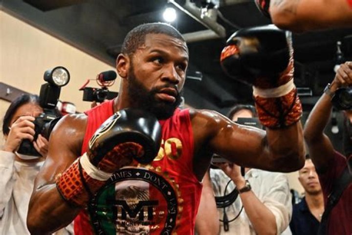 Floyd Mayweathe... Biography