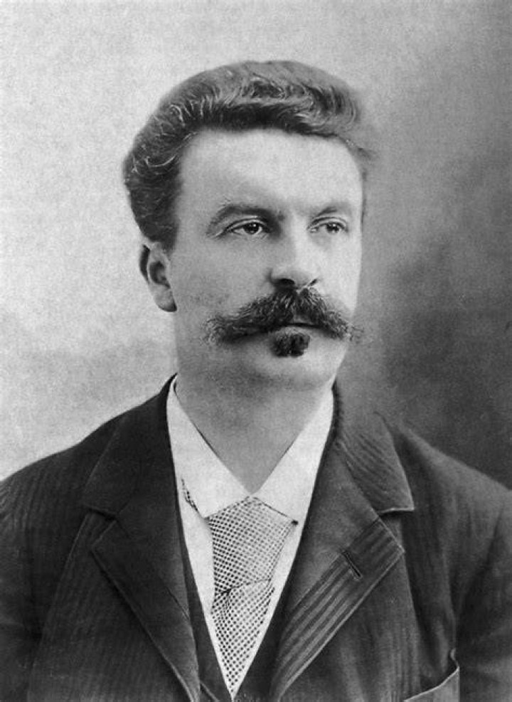 Guy de Maupassant Biography