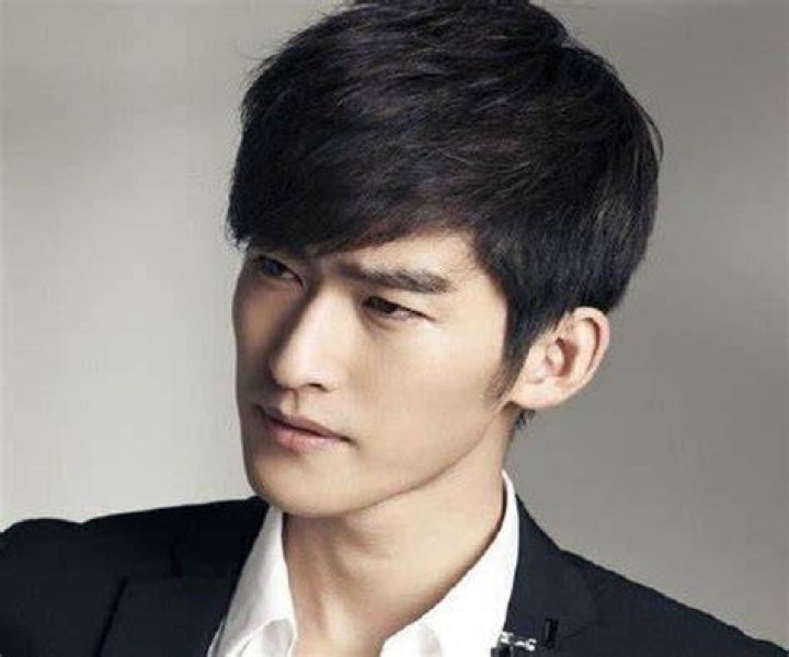 Hans Zhang Biography