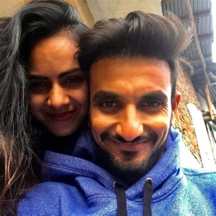 Harshal Patel wife: Is Harshal Patel married to Devarshi Joshi?