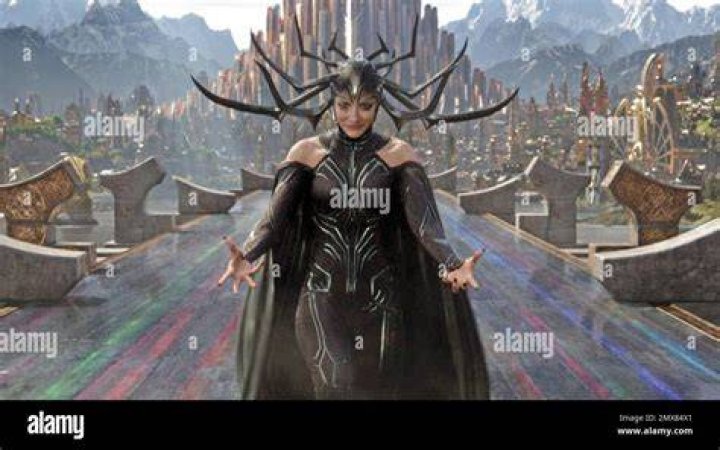 Hela Unleashes Her Wrath In Thor: Ragnarok Screencaps; New Poster Thrusts Thor Into The Ring