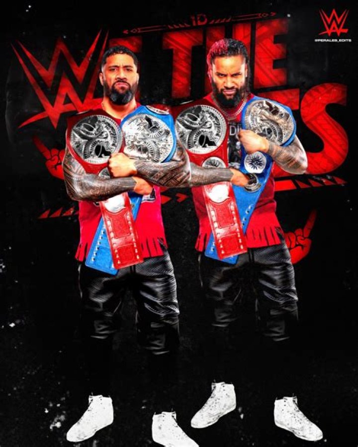 How are The Usos and Roman related?