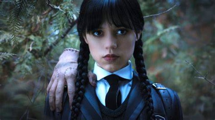 How does Wednesday Addams understand Thing without sign language?