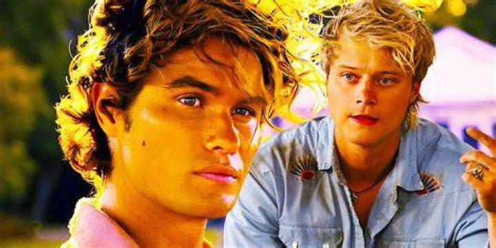 How old is John B from ‘Outer Banks?’