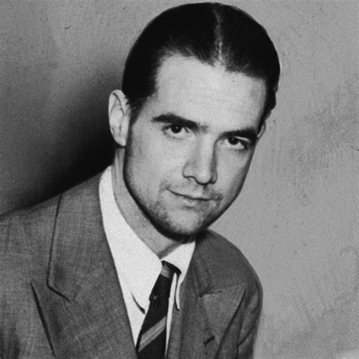 Howard Hughes Biography