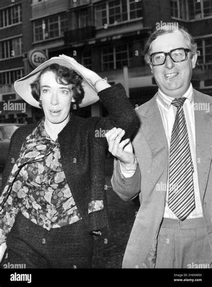 Ian Maxwell wife: Is Ian Maxwell remarried?