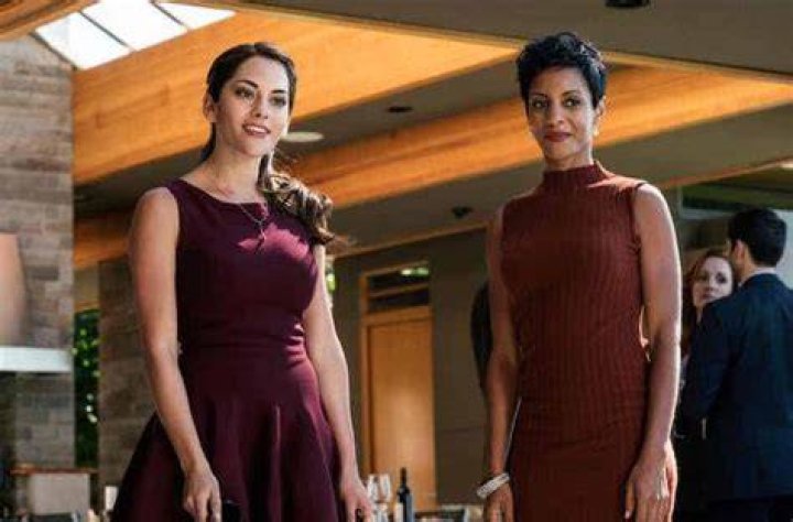 Imposters Season 1 Review