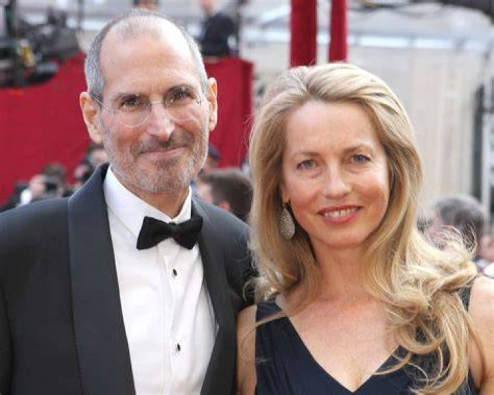 Is Laurene Powell Jobs remarried?