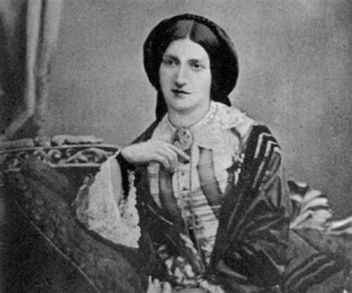 Isabella Beeton Biography - Childhood, Life Achievements & Timeline