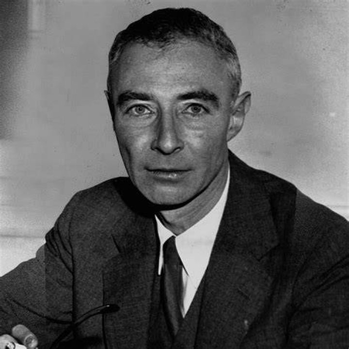 What was J. Robert Oppenheimer net worth when he died? 1 J Robert Oppenheimer