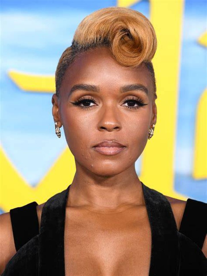 Janelle Manoe