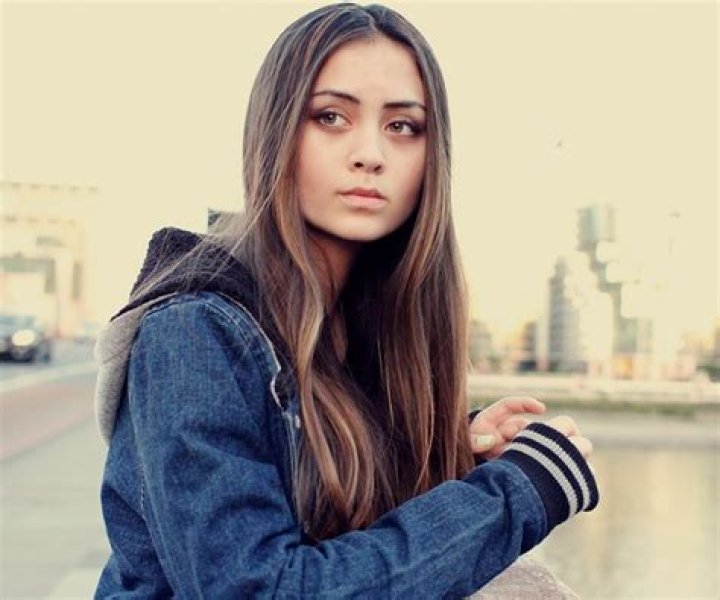 Jasmine Thompson Biography
