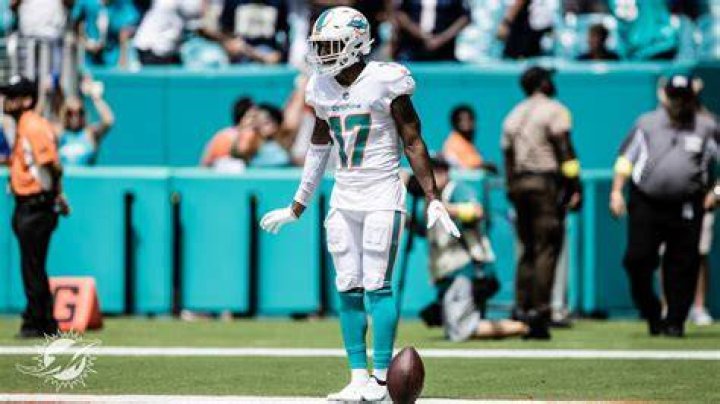 Jaylen Waddle house: Where does Jaylen Waddle live?