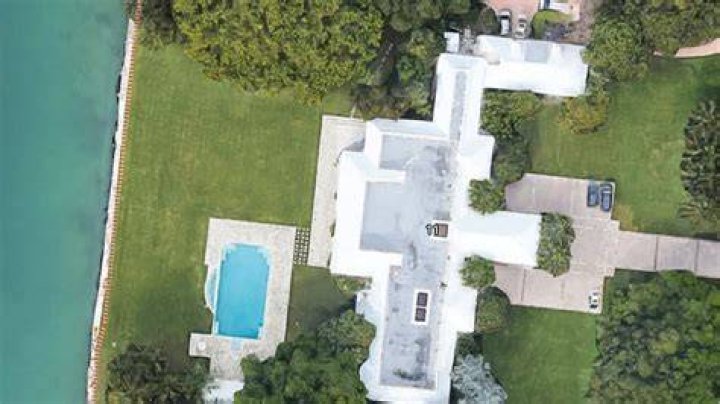 Jeff Bezos Billionaire Bunker