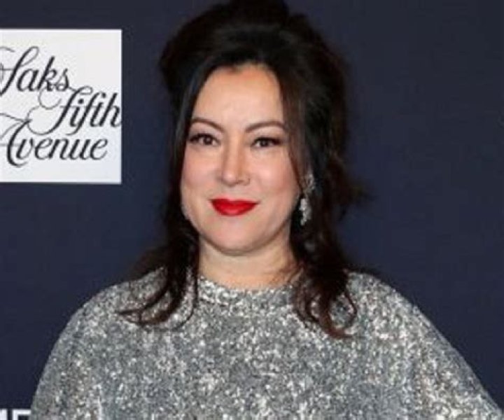 Jennifer Tilly Biography - Facts, Childhood, Family Life & Achievements