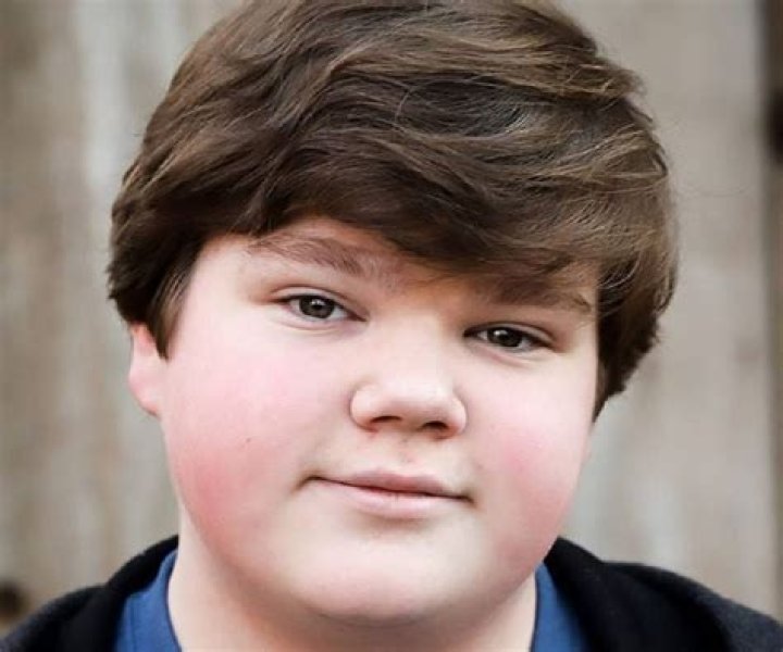 Jeremy Ray Taylor Biography - Facts, Childhood, Family Life & Achievements