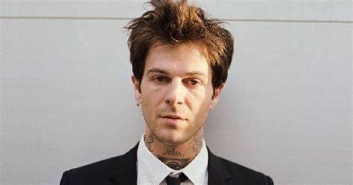 Jesse James Rutherford Biography – Facts, Childhood, Family Life of Singer, Actor