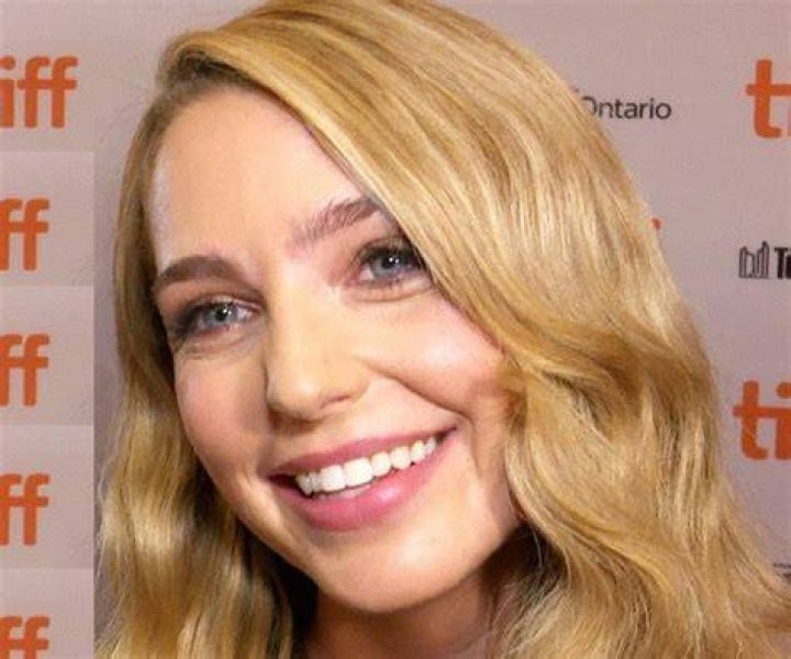 Jessica Rothe Biography - Facts, Childhood, Family Life & Achievements