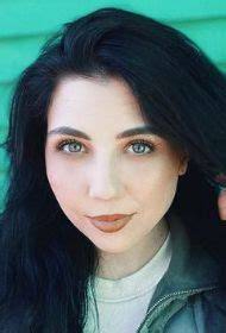 Jessii Vee Biography - Facts, Childhood, Family Life & Achievements