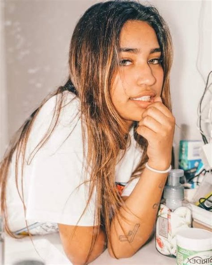 Jimena Jim&eacute;nez Biography