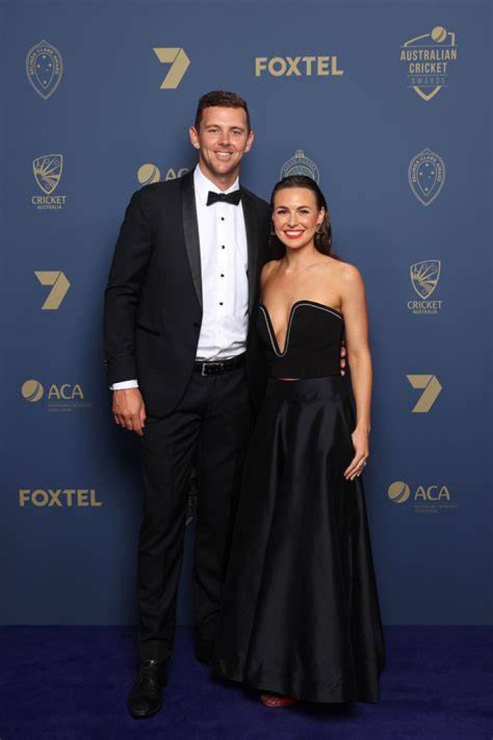 Josh Hazlewood children: Does Josh Hazlewood have children?