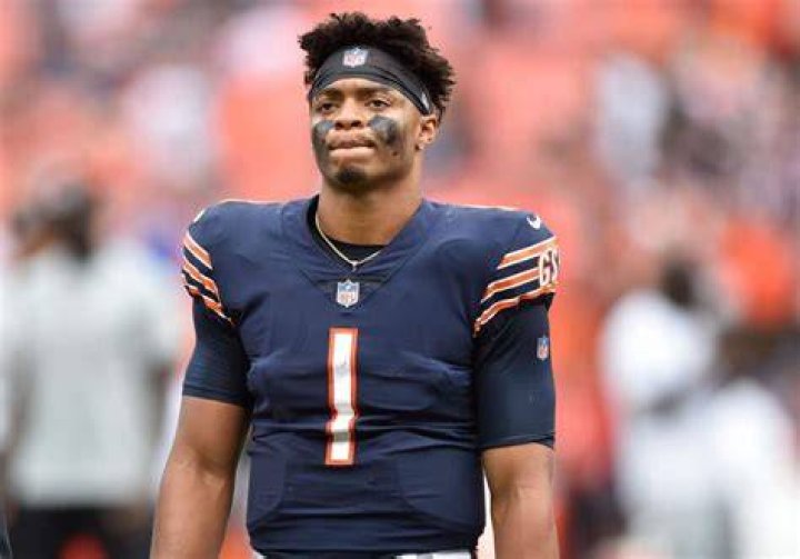 Justin Fields profile, bio, birthday, wife, children, contract, salary, net worth 1 justin fields