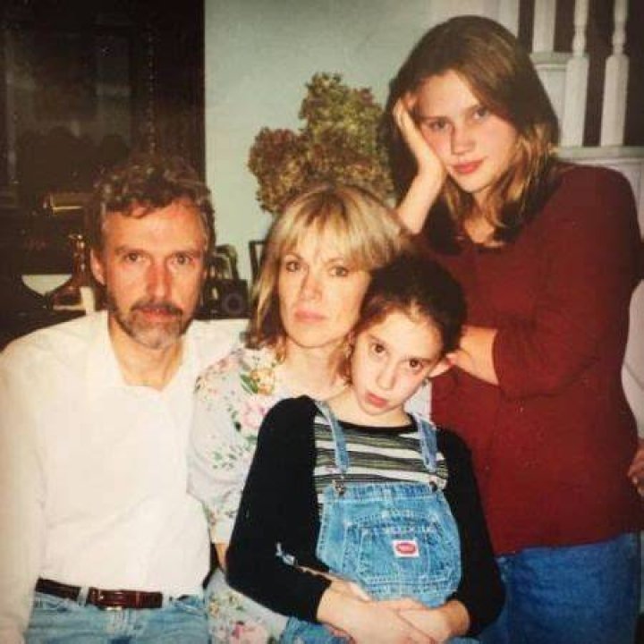 Kate McKinnon family: Parents, siblings, husband, children