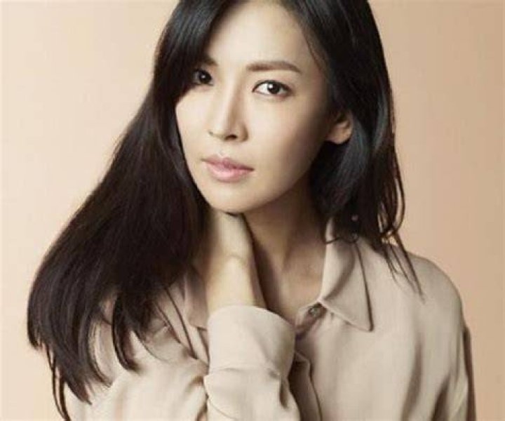 Kim So-yeon Biography - Facts, Childhood, Family, Achievements of South Korean Actress