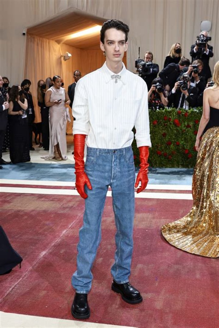 Kodi Smit-McPhee height and weight – Measurement in meters, feet, KG and Ibs
