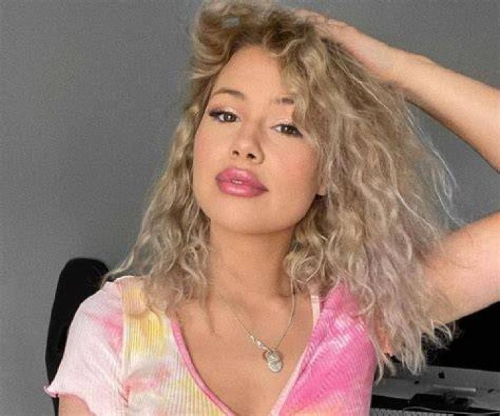 Liana Jade Brooker – Bio, Facts, Family Life, Career
