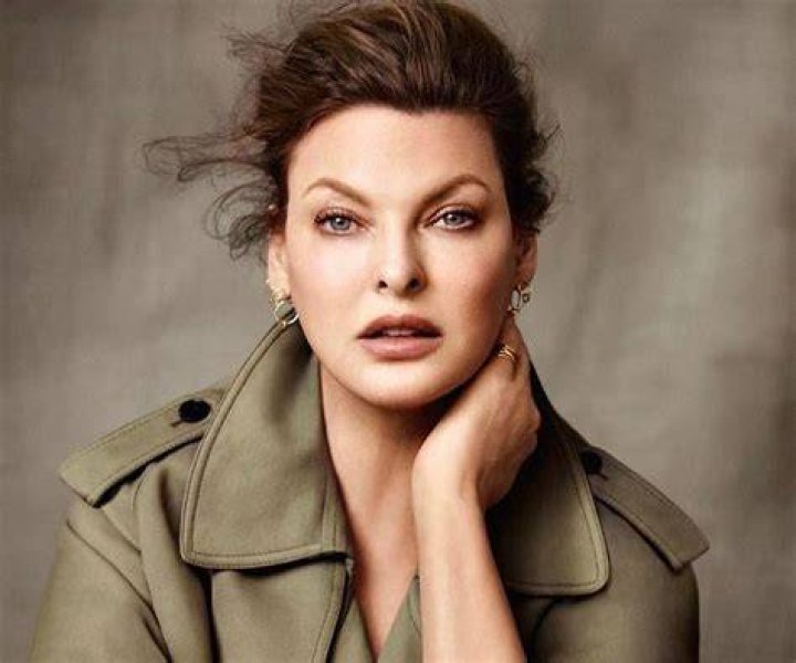 Linda Evangelista Biography - Facts, Childhood, Family Life & Achievements