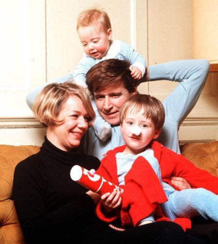 Linus Roache family, wife, children, parents, siblings