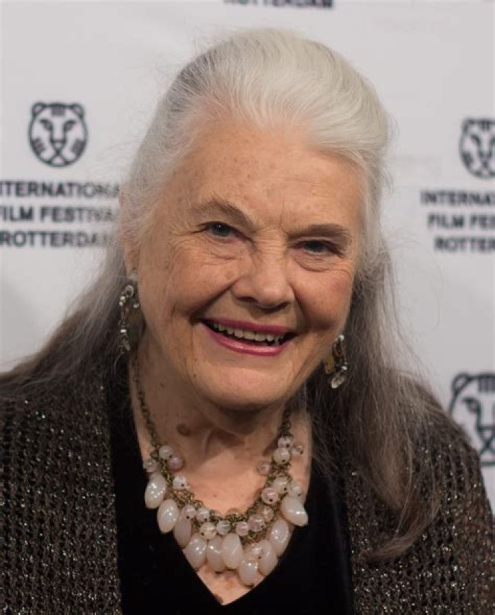 Lois Smith Biography