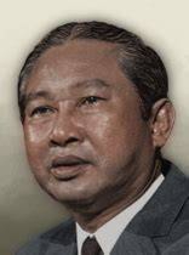 Lon Nol Biography