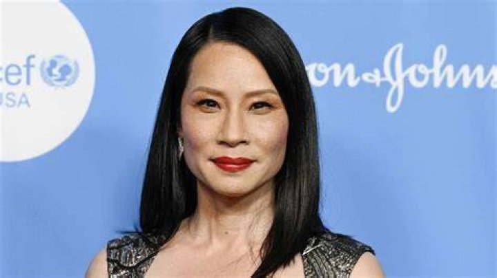 Lucy Liu Biography - Facts, Childhood, Family Life & Achievements
