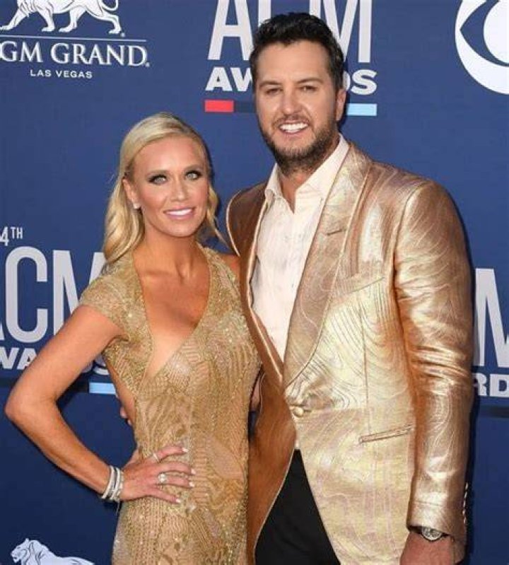 Luke Bryan mother's age, height, husband, children, net worth