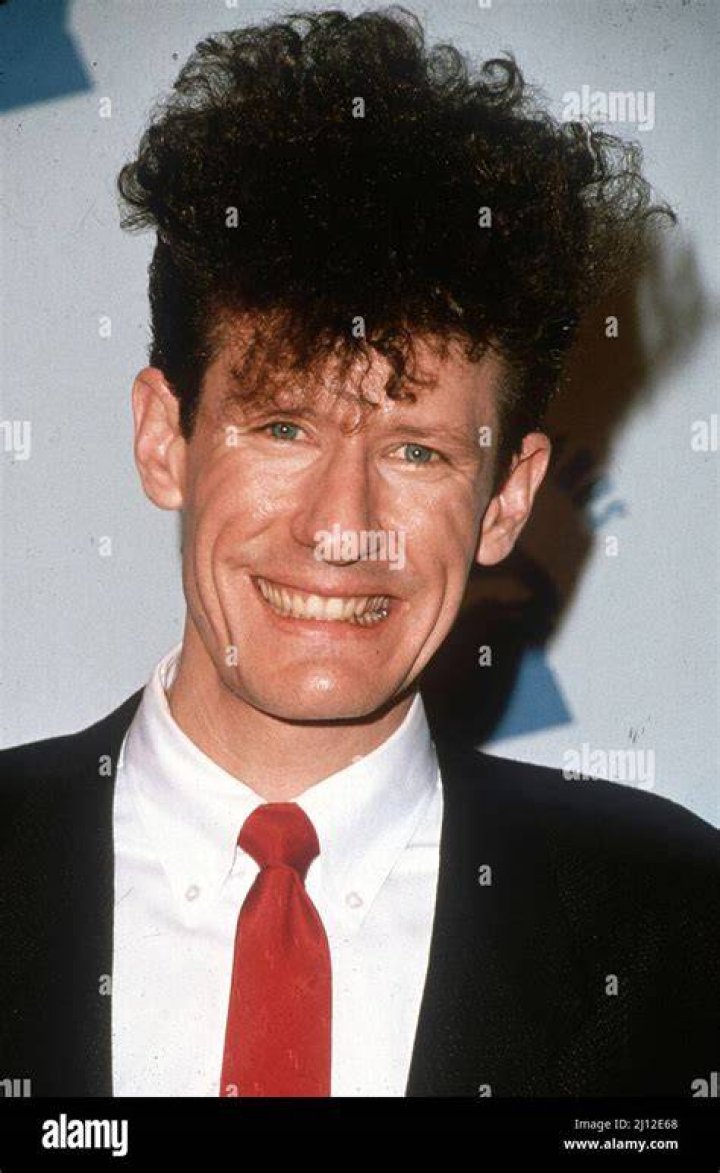 Who is Lyle Lovett, Julia Roberts first and ex-husband? 1 Lyle Lovett