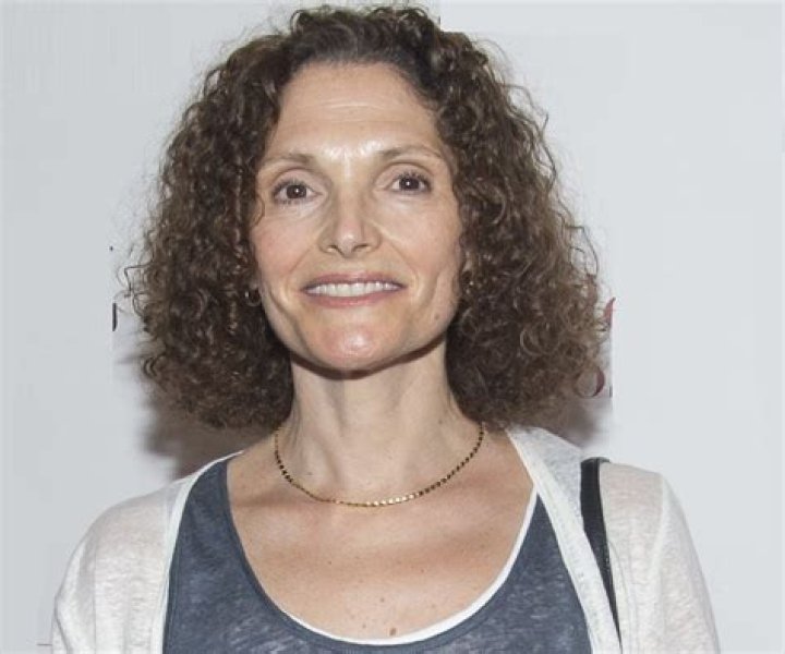 Mary Elizabeth Mastrantonio Biography - Facts, Childhood, Family Life & Achievements