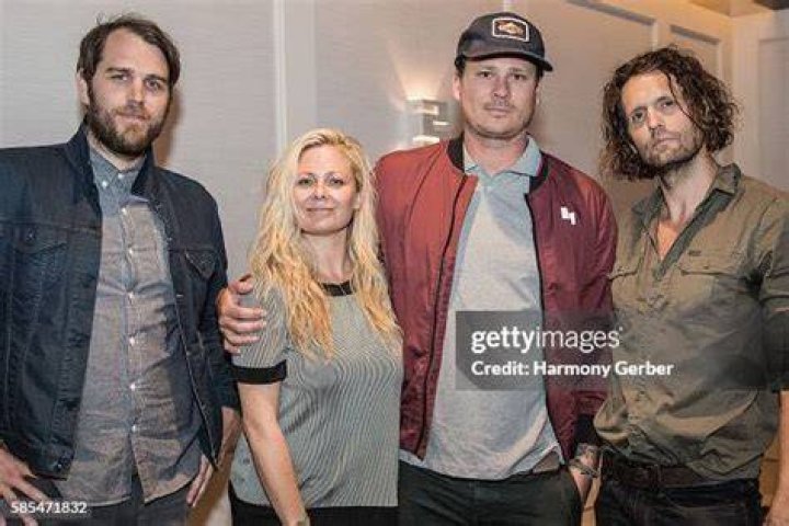 Meet Kari DeLonge, Shon DeLonge