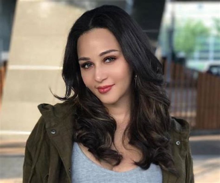 Megan Bowen Biography - Facts, Childhood, Family Life & Achievements