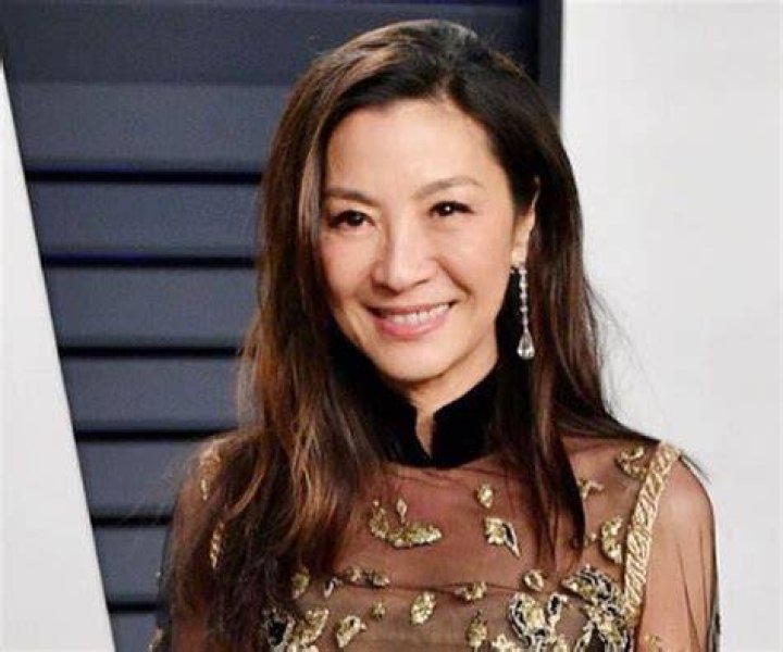 Michelle Yeoh Biography - Facts, Childhood, Family Life & Achievements