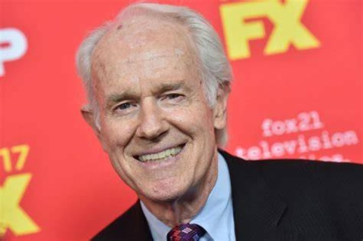 Mike Farrell Biography