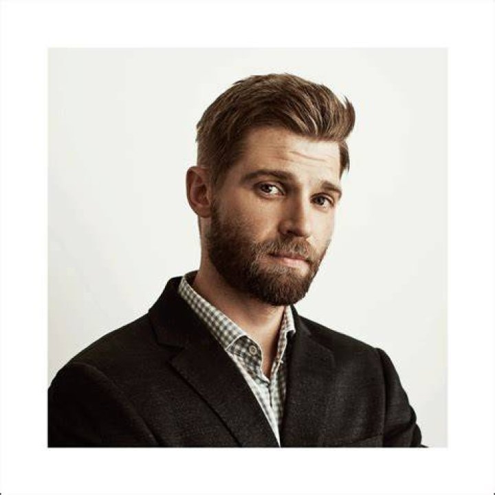 Mike Vogel Biography – Facts, Childhood, Family Life, Achievements