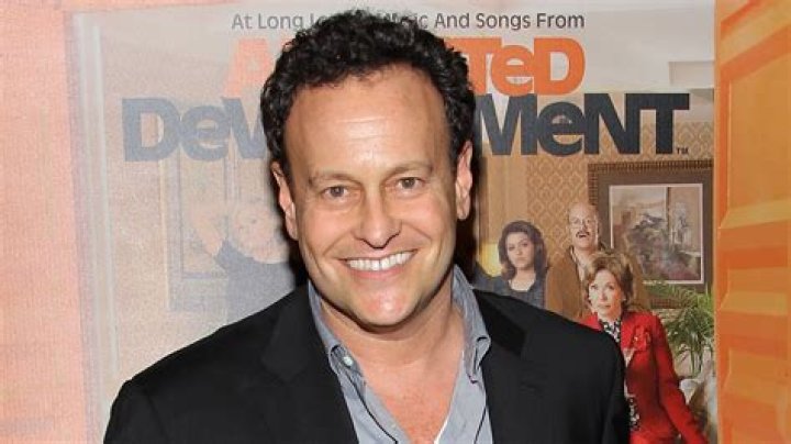 Mitch Hurwitz Signs Multi-Year Deal With Netflix