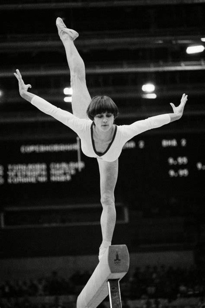 Nadia Comaneci Biography