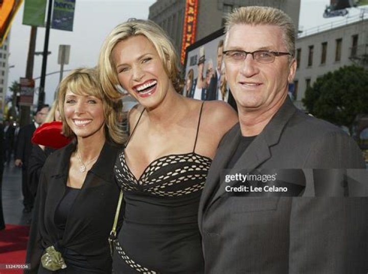 Natasha Henstridge parents: Helen Henstridge, Brian Henstridge