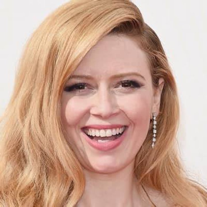 Natasha Lyonne Biography - Facts, Childhood, Family Life & Achievements