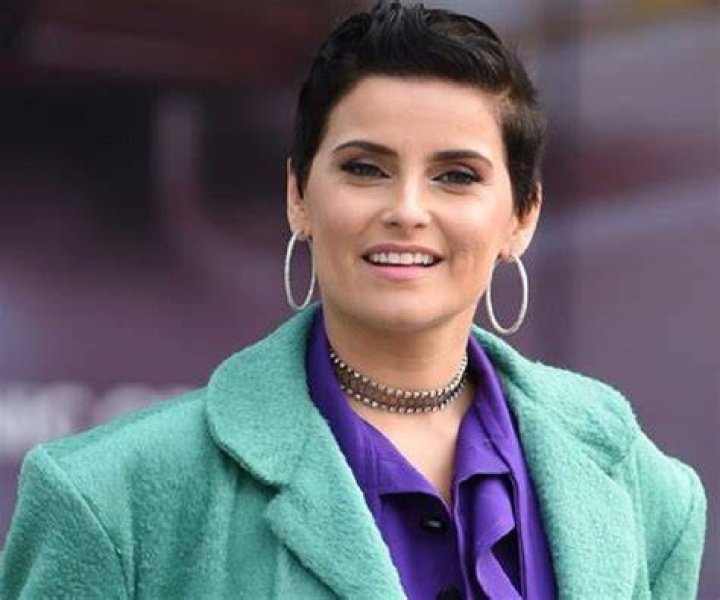 Nelly Furtado Biography - Facts, Childhood, Family Life & Achievements